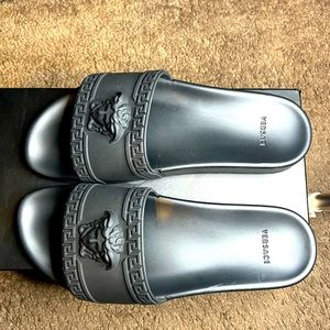 VERSACE PALAZZO POOL SLIDES